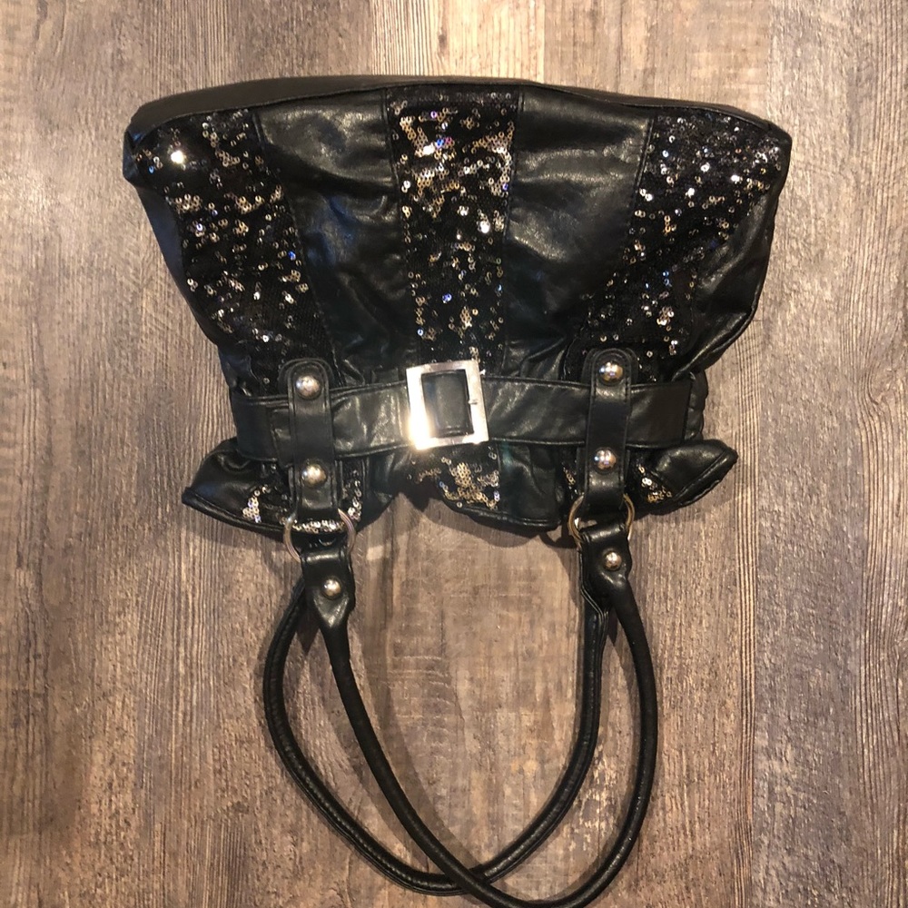 Black shoulder bag